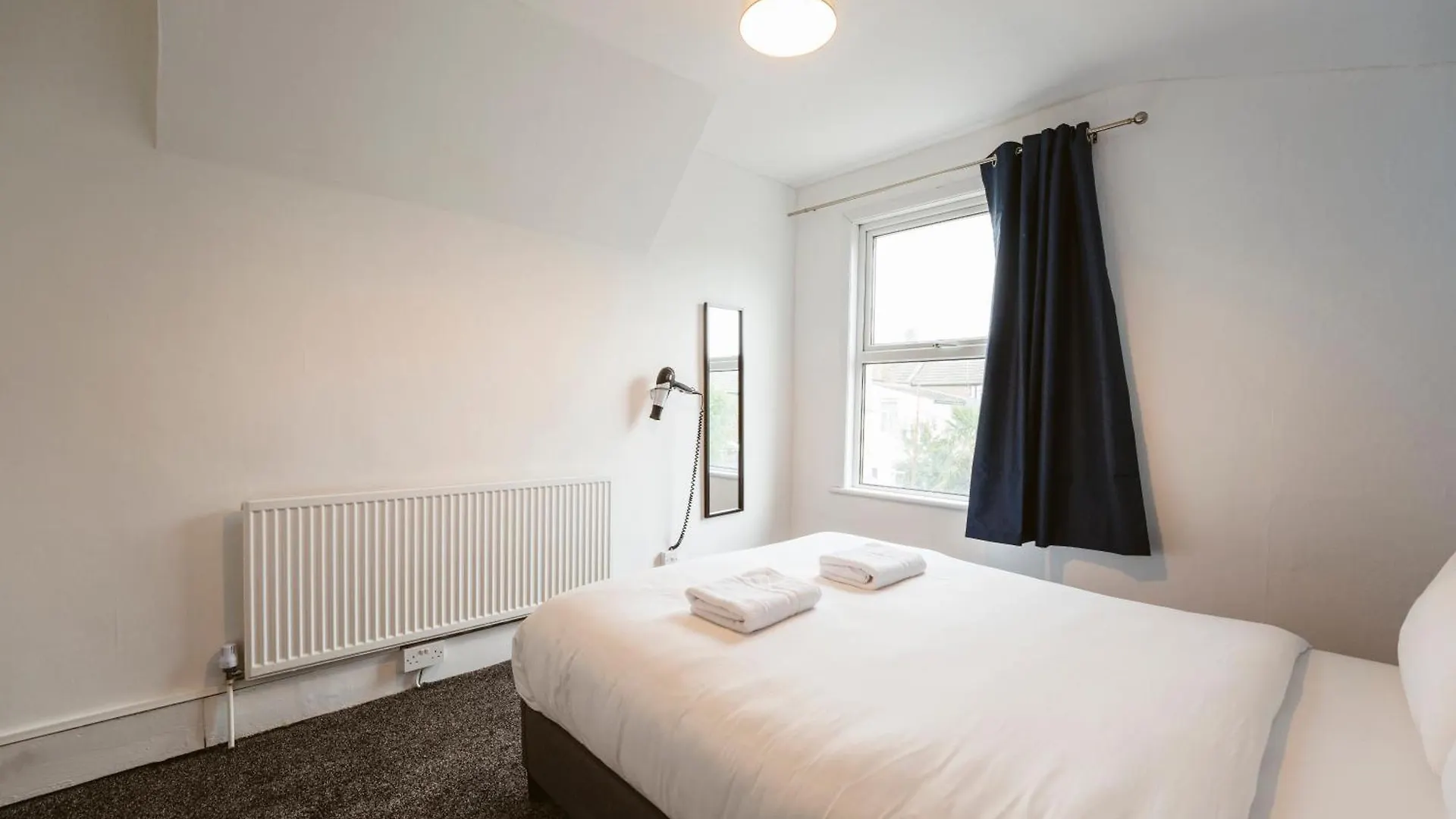 בית הארחה Barking Cosy Double Rooms